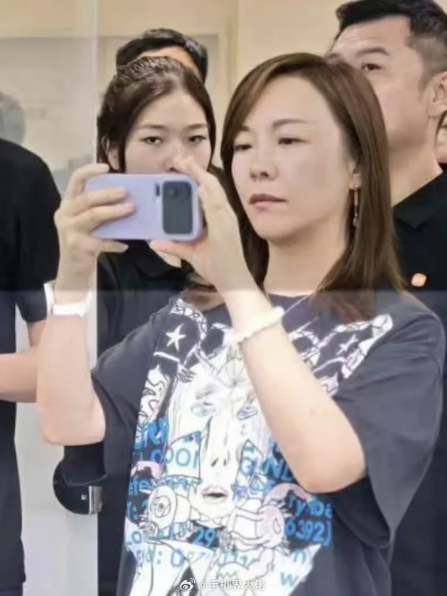 Xiaomi 16 Pro Max Spyshots Realbilder 2 تصویر زنده شیائومی ۱۶ پرو مکس با نمایشگر دوم در ماژول دوربین لو رفت!