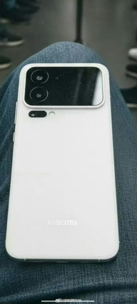 Xiaomi 16 Pro Max Spyshots Realbilder 3 تصویر زنده شیائومی ۱۶ پرو مکس با نمایشگر دوم در ماژول دوربین لو رفت!