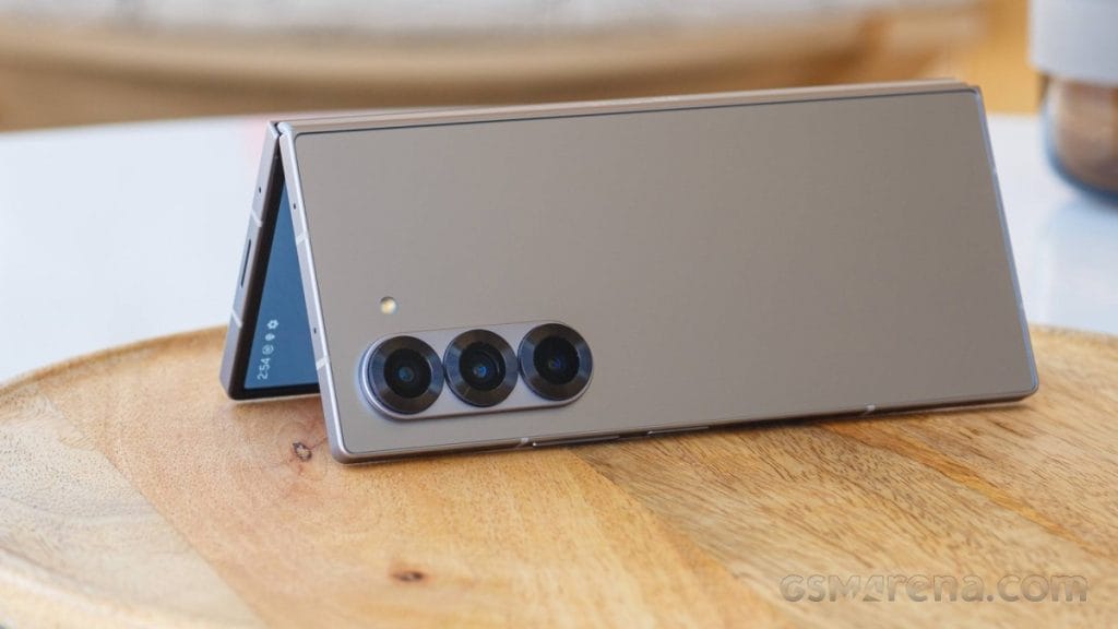 زمانبندی سامسونگ برای انتشار One UI 8 مشخص شد! 2 zfold6 زمانبندی سامسونگ برای انتشار One UI 8 مشخص شد!